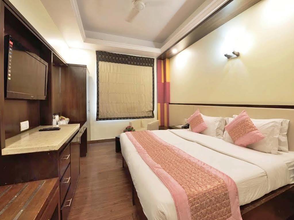 Fabhotel Marble Arch Karol Bagh Delhi  Exterior photo